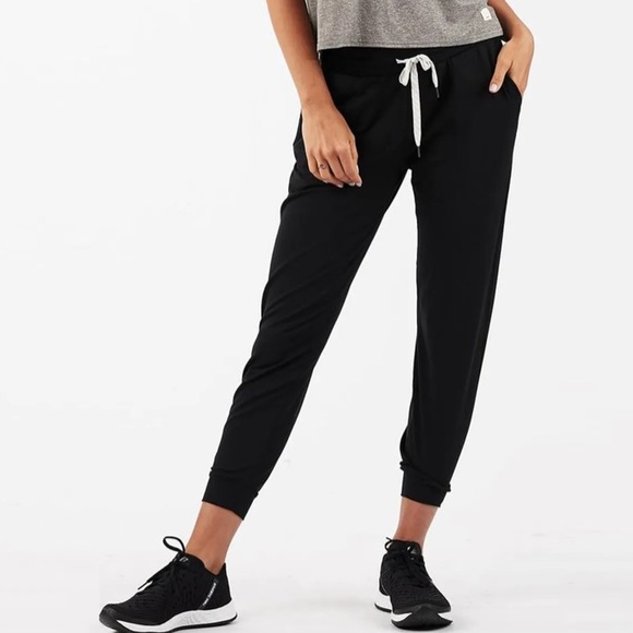 Vuori Pants - UEC Vuori joggers black cropped medium